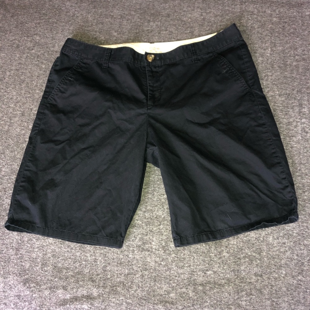 Women’s black Bermuda Dockers shorts